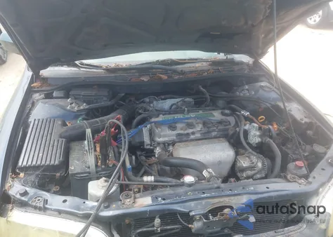 1999 Honda Accord Ex from USA, damaged, VIN 1HGCG6677XA105608